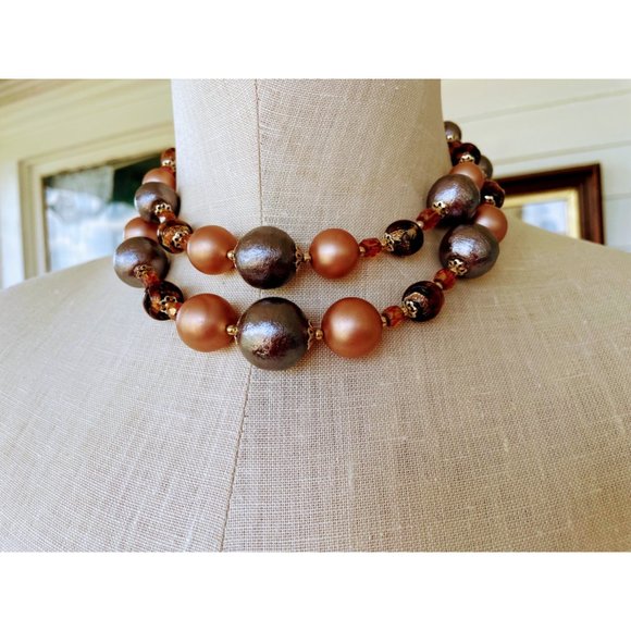 Vintage 1950s 2 Strand Beaded Necklace cluster clip earrings Set - Picture 8 of 16